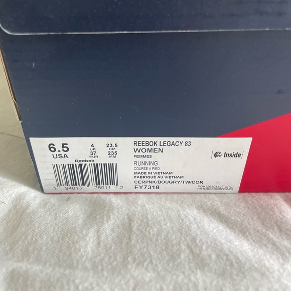 New womens Reebok sneakers!! - Picture 4 of 4